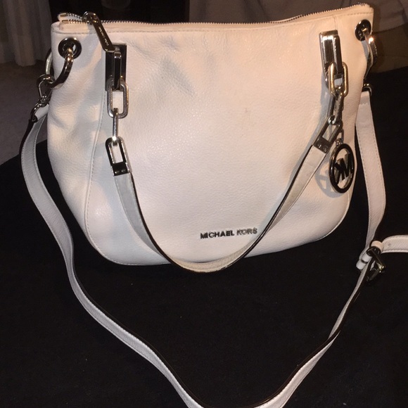 - Michael Kors Pebble Leather Crossbody Purse - Picture 9 of 10